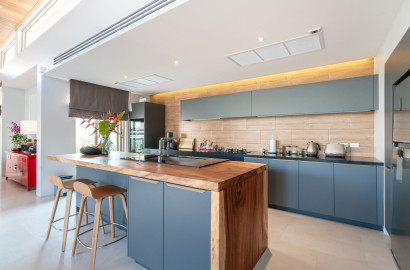 20 Kitchen Laminate Color Combinations - That Are In Trend